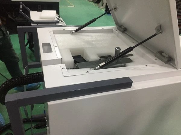 200W Pulsed Laser Cleaning Head in action for non-destructive mold rust removal